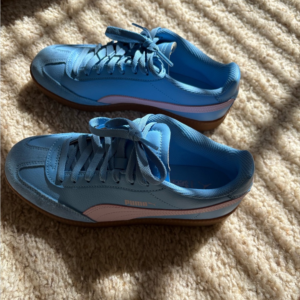 Puma Sky Blue Sneakers with Light Pink Stripe